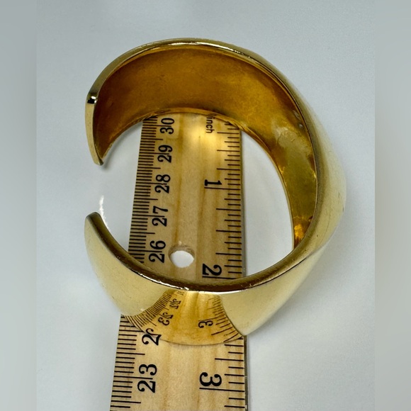 Signed St. John Cuff Gold-time Metal Cuff Bracelet - Picture 9 of 9